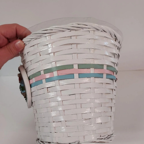 Vintage Teleflora Beatrix Potter Easter Peter Rabbit White Wicker Basket Planter - Picture 3 of 8